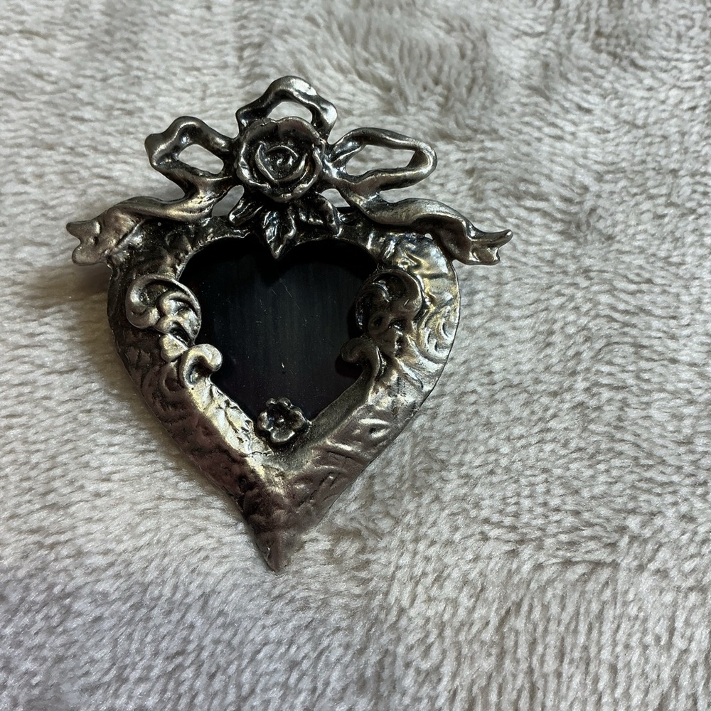 Heart-Shaped Ornate Silver-Tone Brooch with Floral Bow